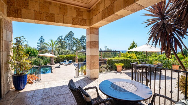 Building Photo - 3551 Kendell Hill Dr
