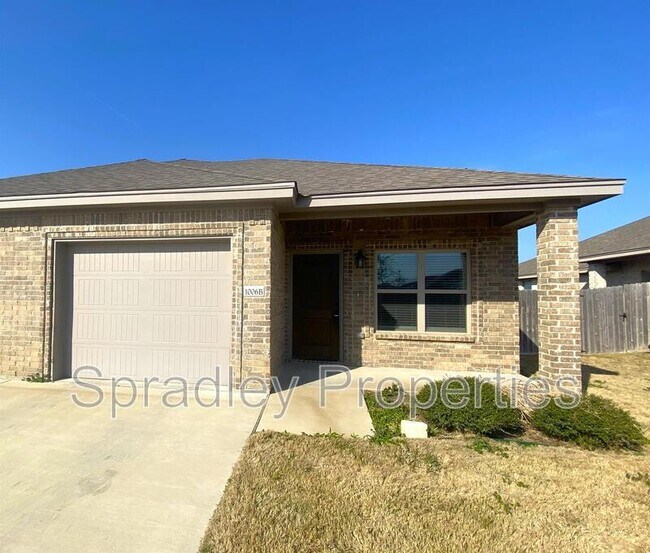 Building Photo - 1006B Sparrow Cove