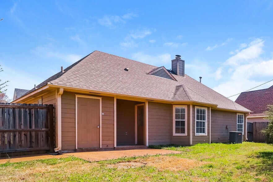 Building Photo - 1247 Trotters Stop Cove