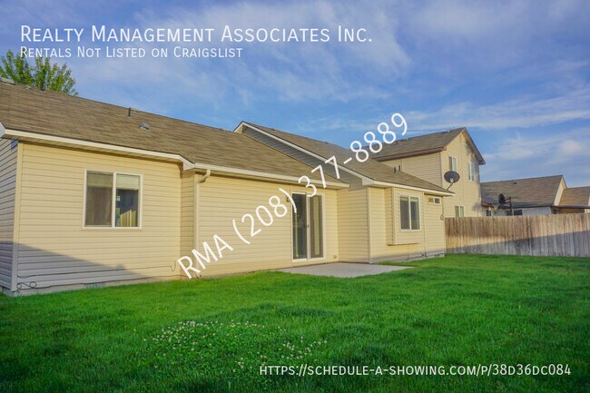Building Photo - Amazing 3 Bedroom Home in East Nampa