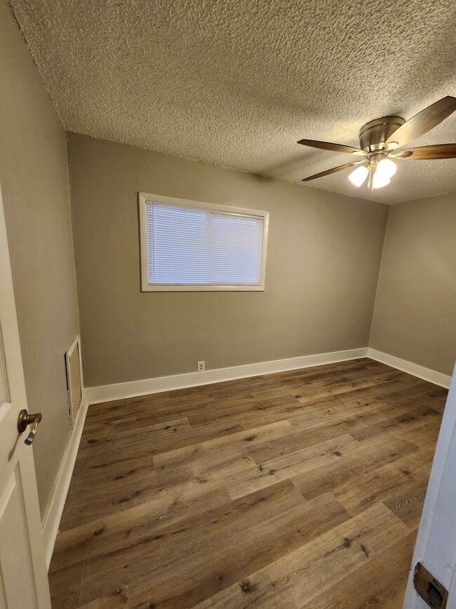 Building Photo - 38 1st St