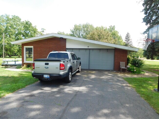Building Photo - 26150 Barbados Rd