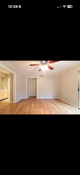 Building Photo - 2727 Briarhurst Dr