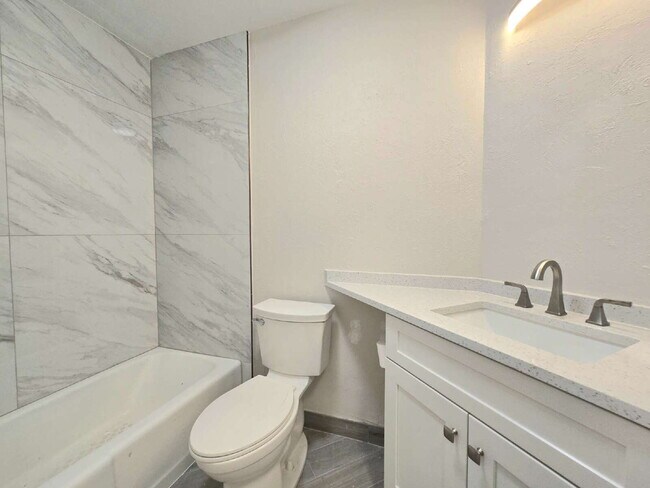 Building Photo - 7170 Golden Eagle Ct