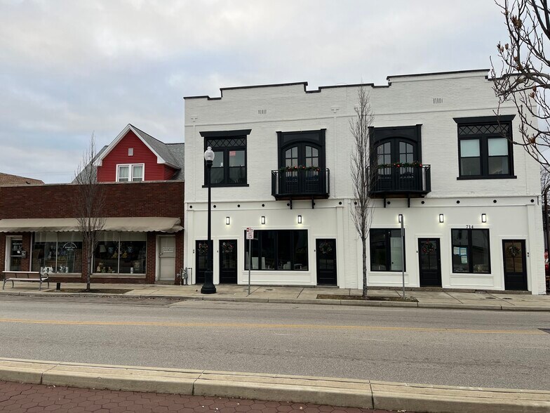 Primary Photo - 714 N Main St