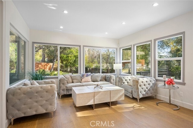 Building Photo - 2065 E Altadena Dr