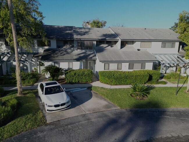 Building Photo - Furnished Unit in Fountain Gate Condo Association!