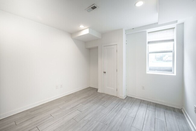 Building Photo - 1642 N Marshall St