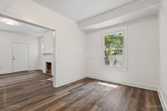 Building Photo - Charming 3 Bed 2 Bath Bungalow in Mobile