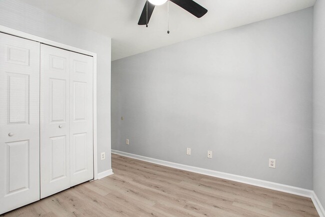 Building Photo - Newly Renovated 4/3 Near Beltline!