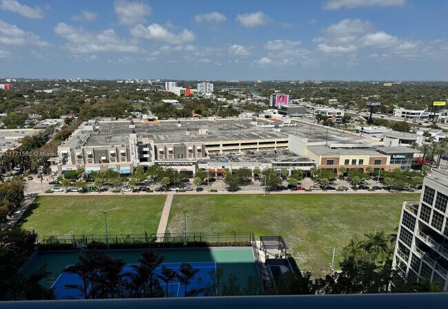 Building Photo - 121 NE 34th St