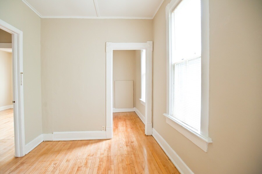 Building Photo - 3221 N Newhall St