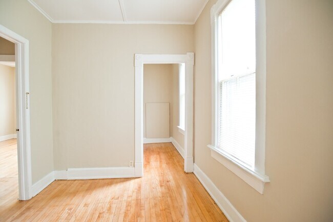 Building Photo - 3221 N Newhall St