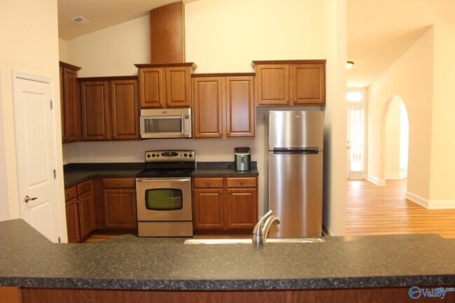 Building Photo - 103 Glen View Dr