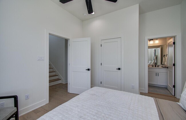 Building Photo - 8702 Ojeman Villas Dr