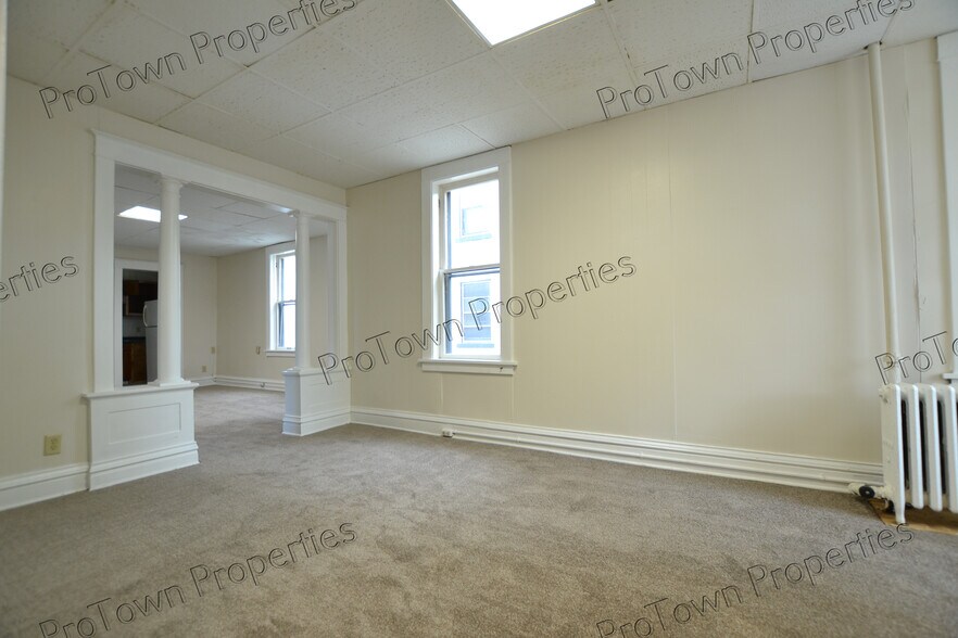 Building Photo - 112 Nicholson St