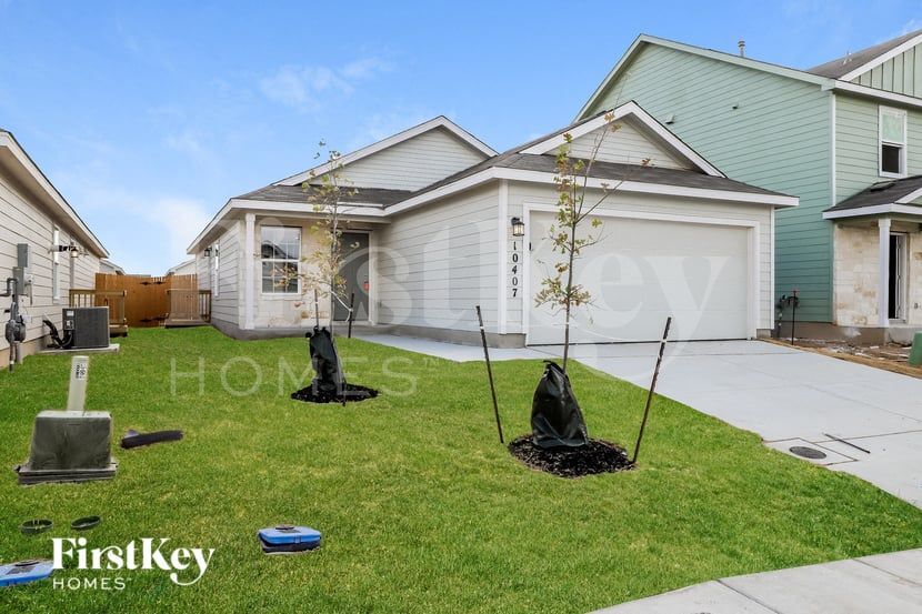 Building Photo - 10407 McClintock Dr