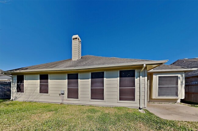 Building Photo - 3830 Paigewood Dr