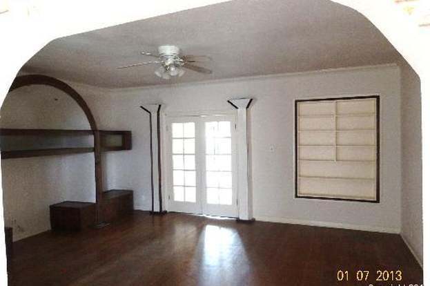 Building Photo - 2040 W Mistletoe Ave