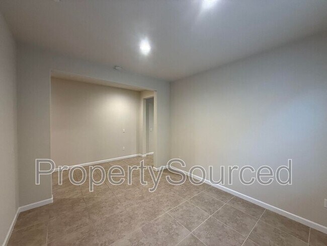 Building Photo - 3832 Lookout Dr