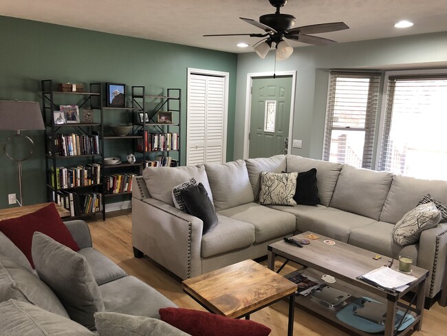 Living room - 12898 Lincoln Lake Ct