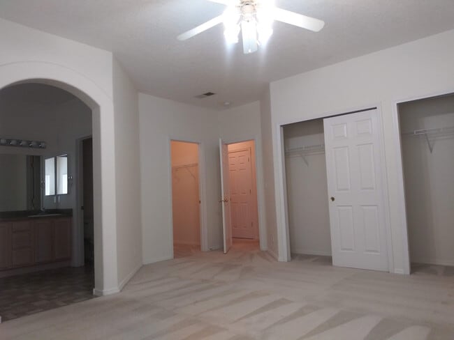 Building Photo - 3 Bdrm 2 BA  1,615 SqFt