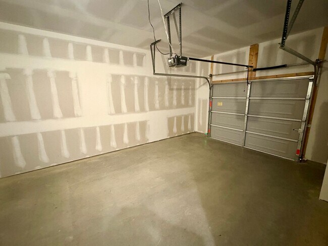 Building Photo - 59 N Conifer Dr