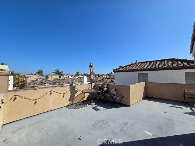Building Photo - 624 Goldenwest St