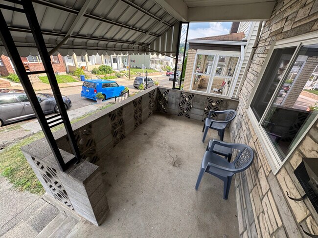 Building Photo - 724 Wills St