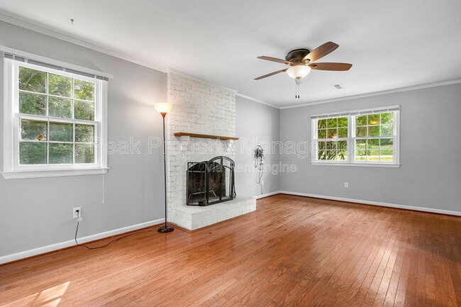 Building Photo - 2353 Shoreham Dr