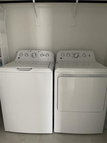 Building Photo - 2636 Kingsman Dr