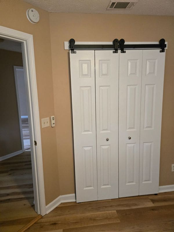 Building Photo - 6090 Emerald Pointe Cir