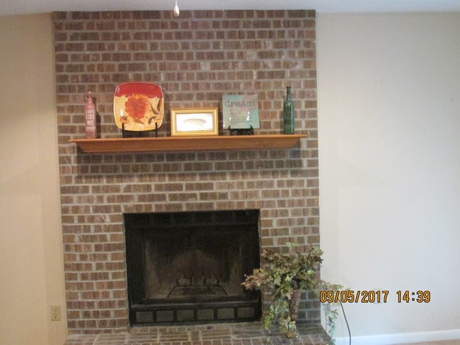 Building Photo - 125 Brian Ct