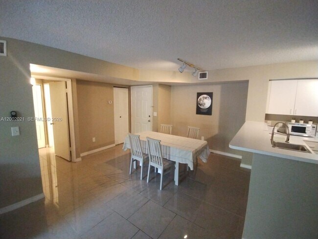 Building Photo - 111 Yacht Club Way