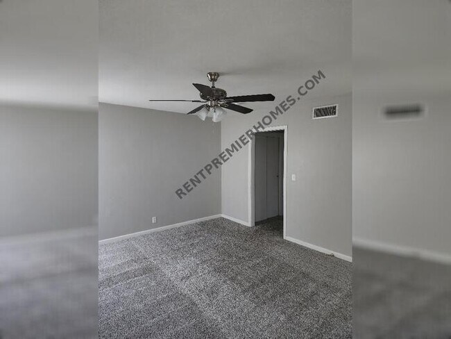 Building Photo - 2413 Hillview Dr