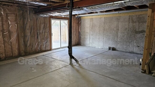 Building Photo - 502 W 91st Dr