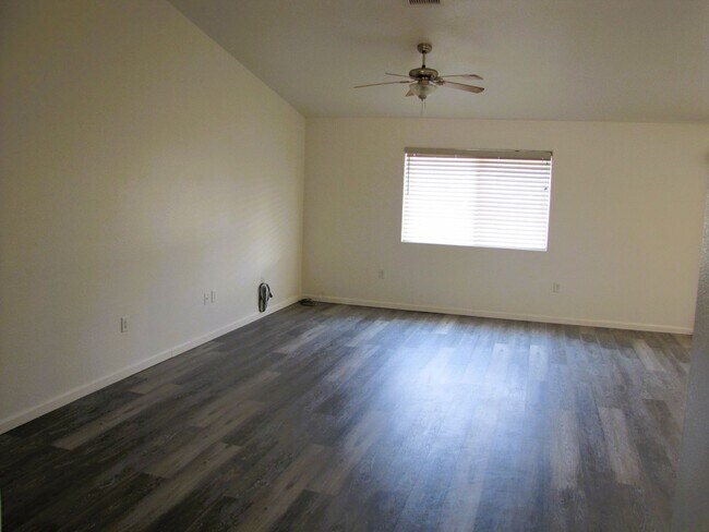 Building Photo - 3BR/2BA/2CG, 1519 sq.ft on half acre in Huachuca City, AZ