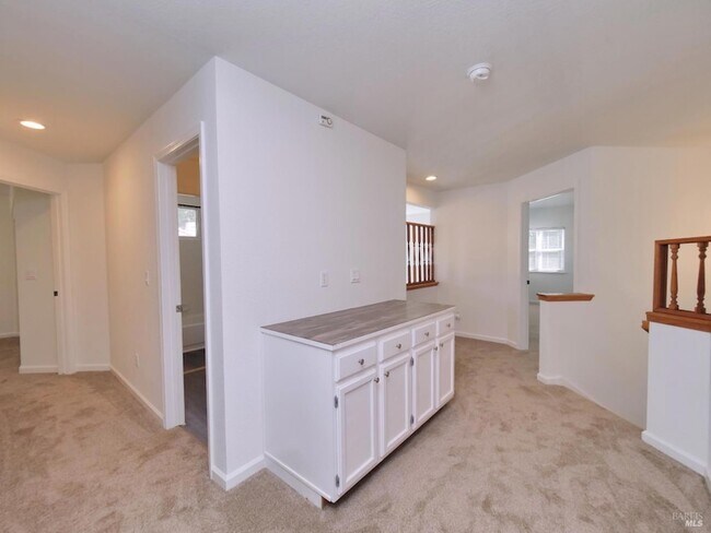Building Photo - 3500 Crownridge Dr