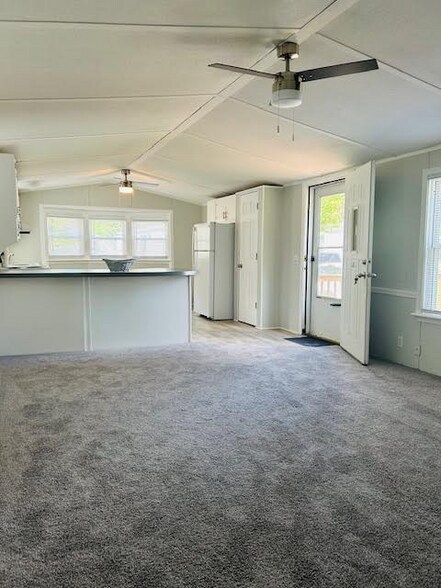 Building Photo - 46 Hosner Dr