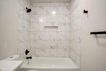 Building Photo - 226 Hickory St