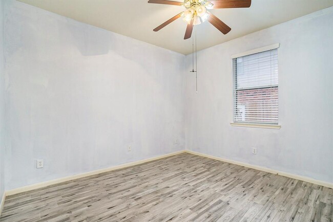 Building Photo - 1753 Silver Bend Dr