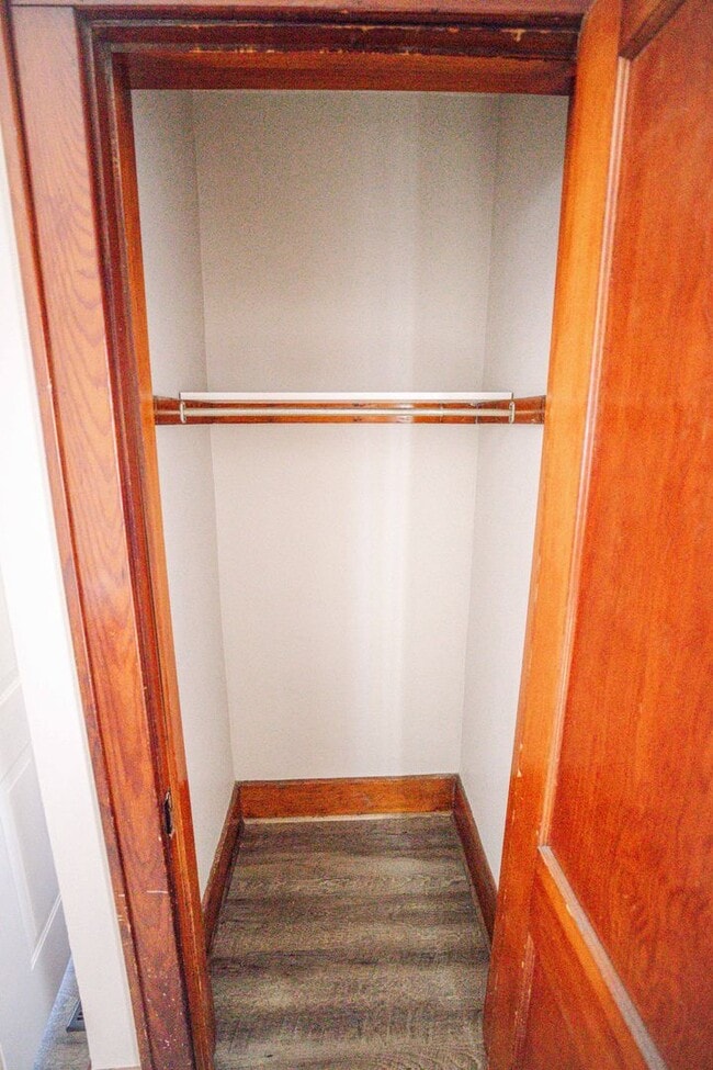 Building Photo - Spacious and Beautidul Four Bedroom Home!