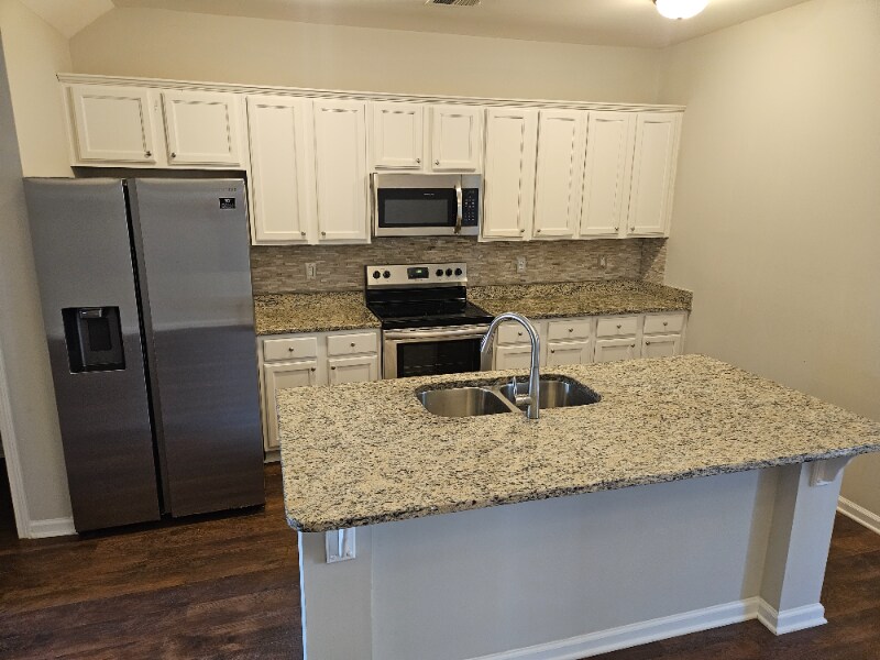 Building Photo - 131 Hunters Grove Dr