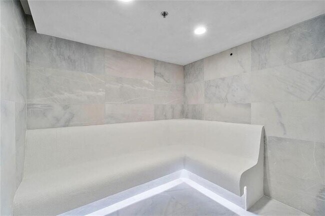 Building Photo - 1116 N Ocean Blvd