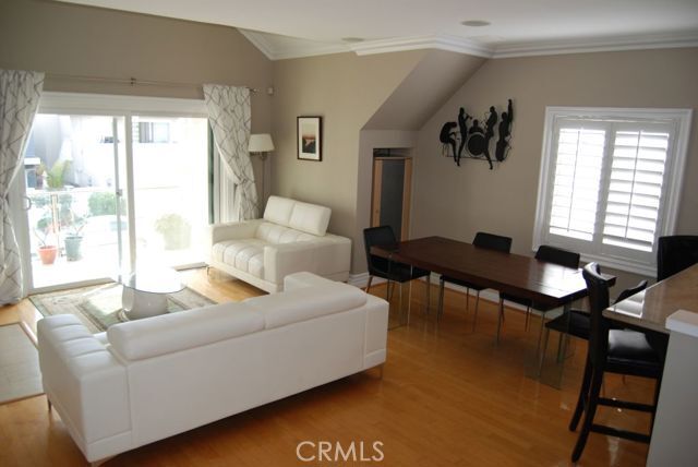 Building Photo - 223 20th St