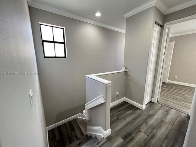 Building Photo - 8342 NW 39th Ct