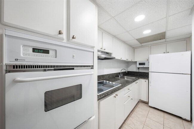 Building Photo - 1200 West Ave