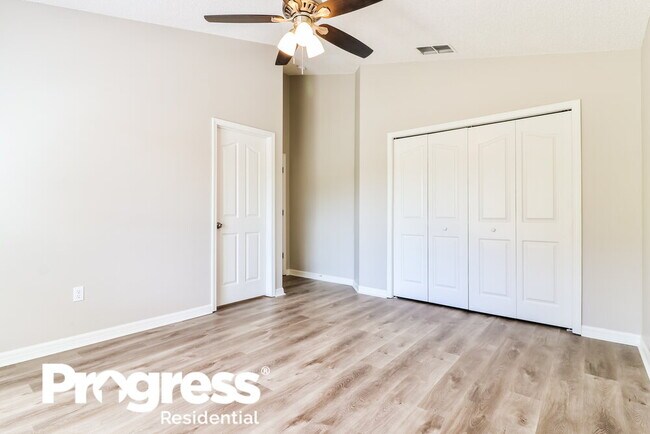 Building Photo - 5601 Brookdale Way