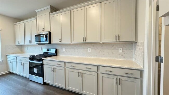 Building Photo - 228 Water Oak Wy