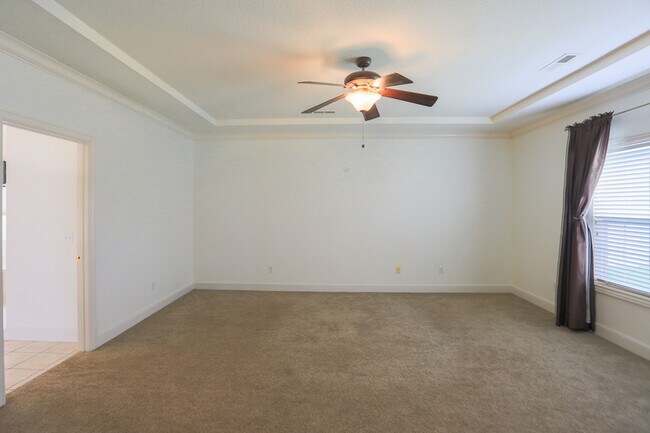 Building Photo - 303 Cross Ln